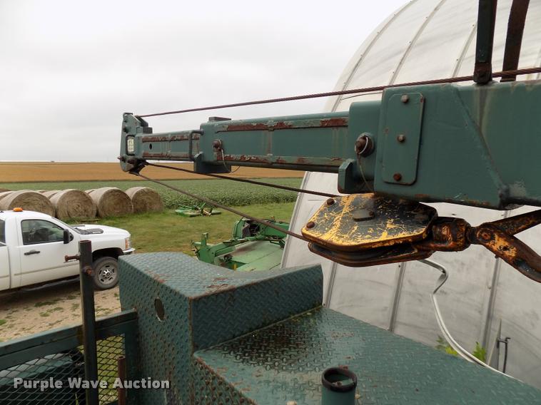 image for item DP9953 Maintainer utility bed with crane