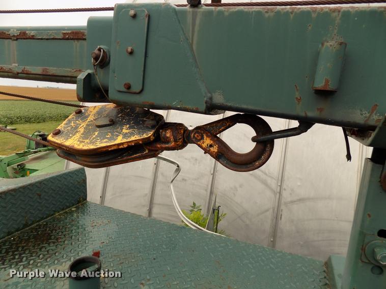 image for item DP9953 Maintainer utility bed with crane