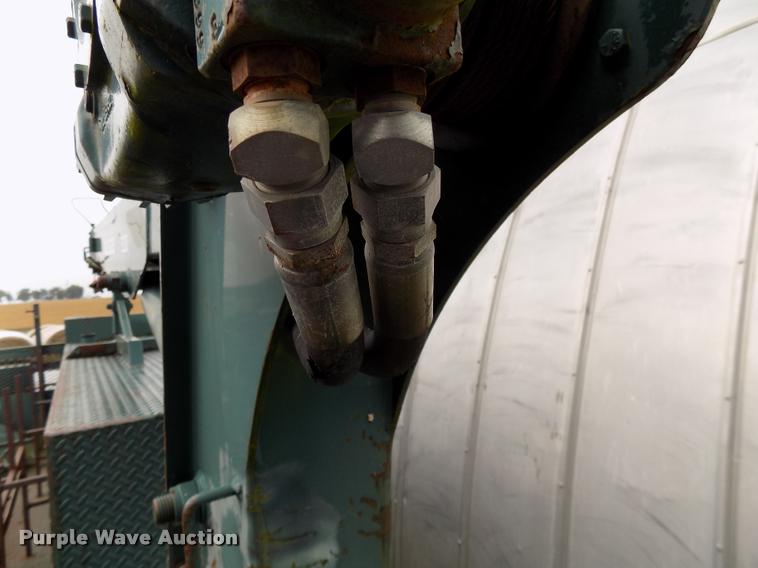 image for item DP9953 Maintainer utility bed with crane