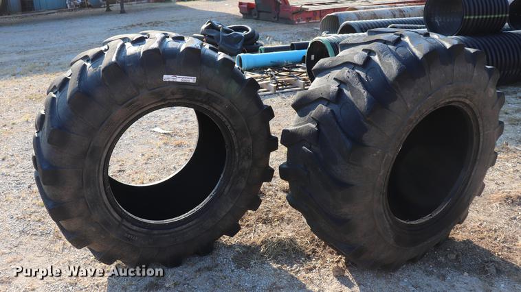 image for item DQ9250 (2) 19.5L-24 tires