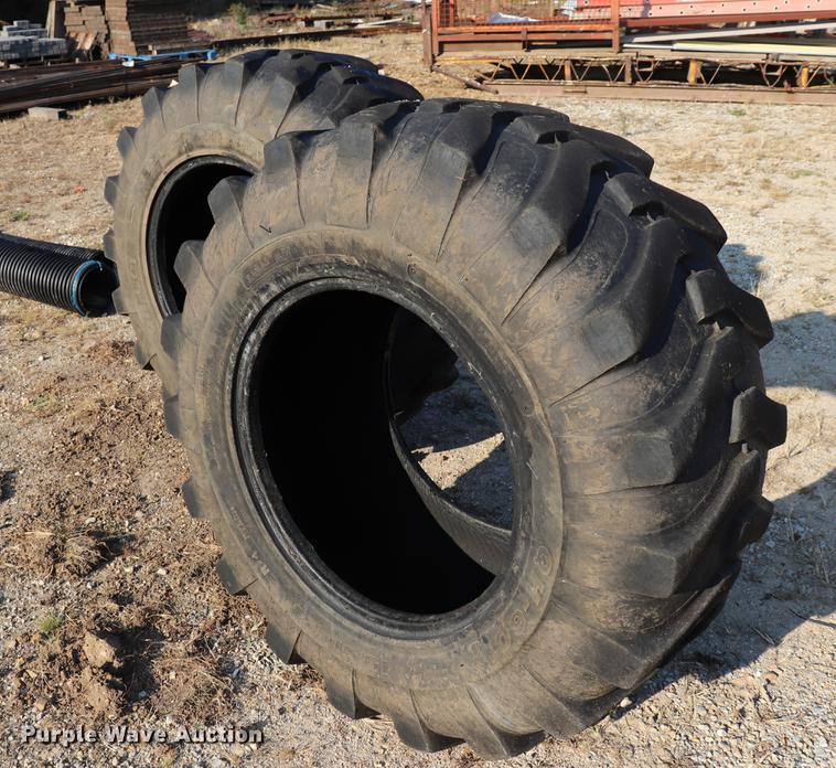 image for item DQ9250 (2) 19.5L-24 tires