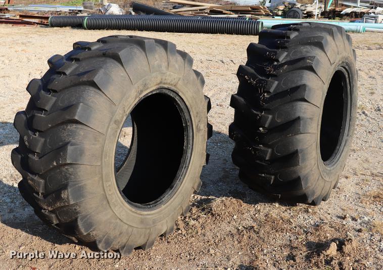 image for item DQ9250 (2) 19.5L-24 tires