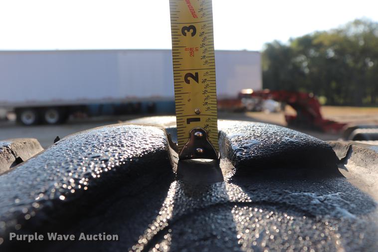 image for item DQ9250 (2) 19.5L-24 tires