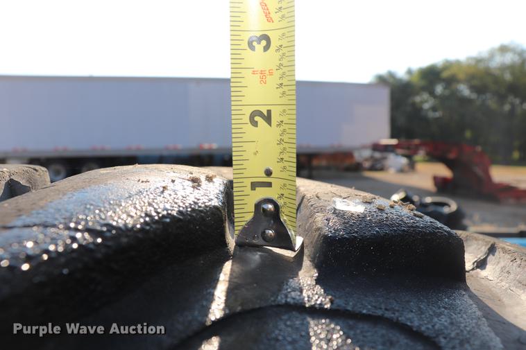 image for item DQ9250 (2) 19.5L-24 tires