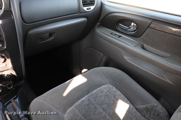 image for item DQ9260 2002 GMC Envoy