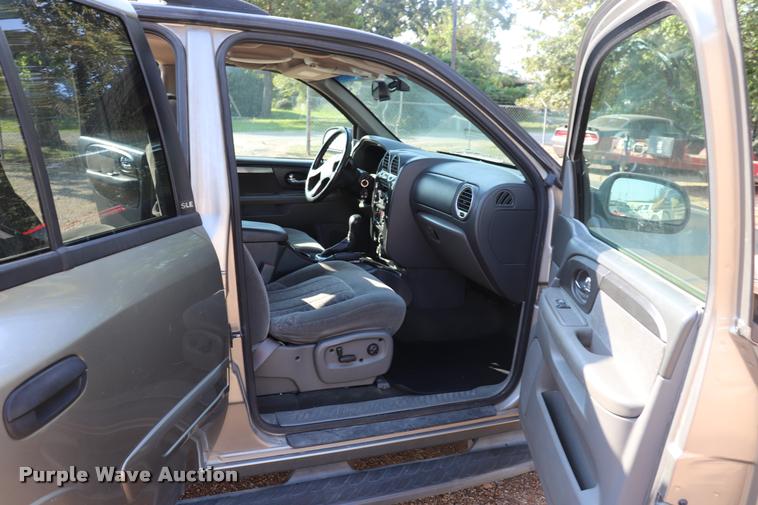 image for item DQ9260 2002 GMC Envoy