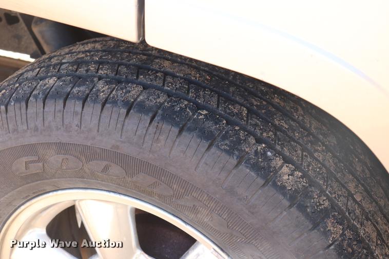 image for item DQ9260 2002 GMC Envoy