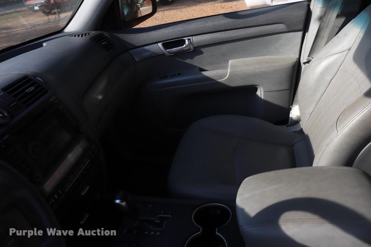 image for item DQ9261 2008 Kia Borrego SUV