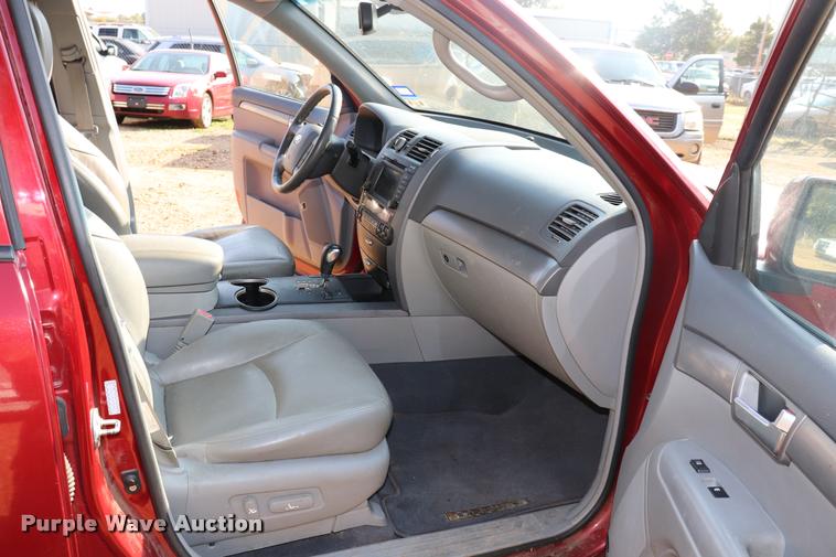 image for item DQ9261 2008 Kia Borrego SUV