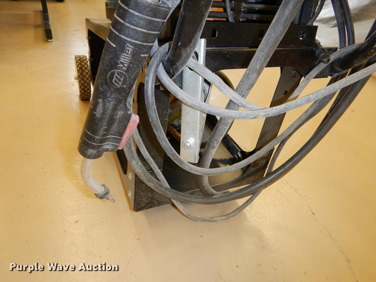 image for item DS9953 Miller Millermatic 130 wire welder