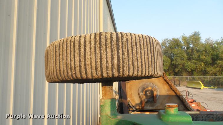 image for item EB9006 John Deere HX15 batwing rotary mower