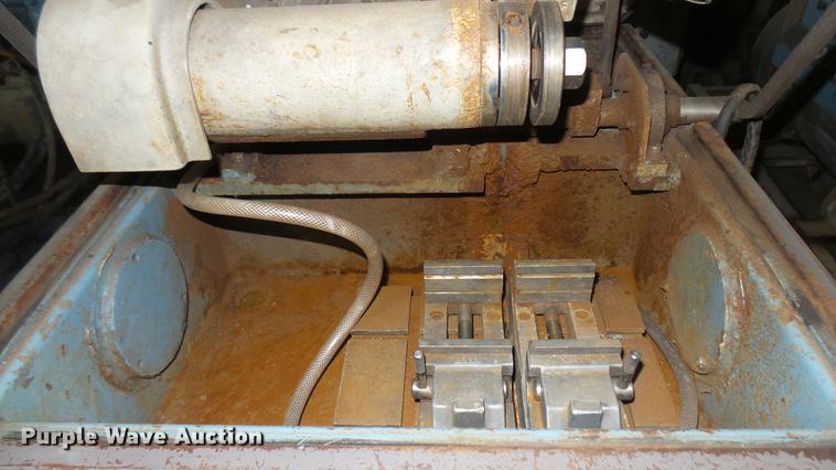 image for item EB9260 Leco CM-24A cut-off machine