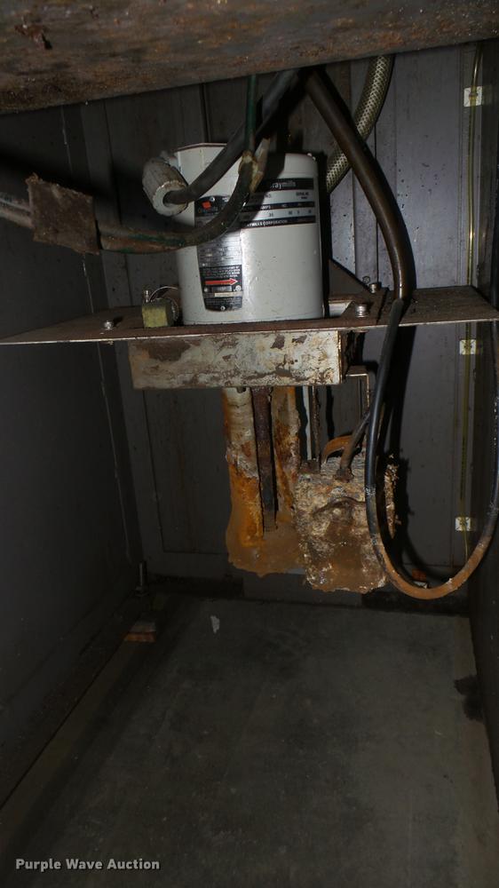 image for item EB9260 Leco CM-24A cut-off machine