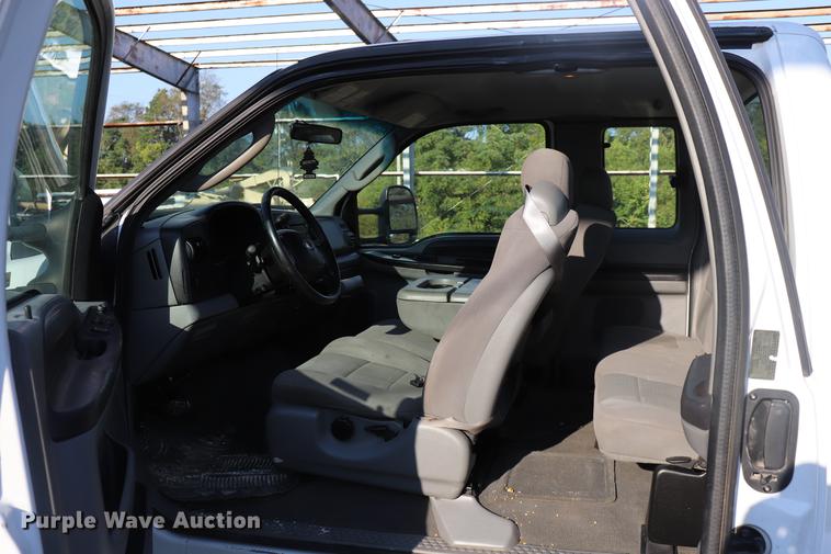 image for item ED9501 2006 Ford F250 Super Duty SuperCab pickup truck