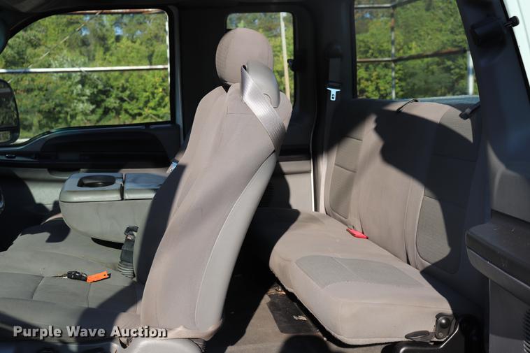 image for item ED9501 2006 Ford F250 Super Duty SuperCab pickup truck