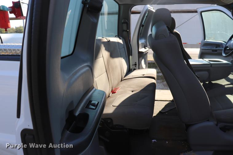 image for item ED9501 2006 Ford F250 Super Duty SuperCab pickup truck