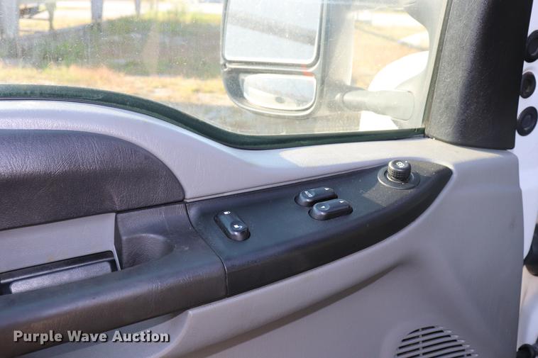 image for item ED9501 2006 Ford F250 Super Duty SuperCab pickup truck