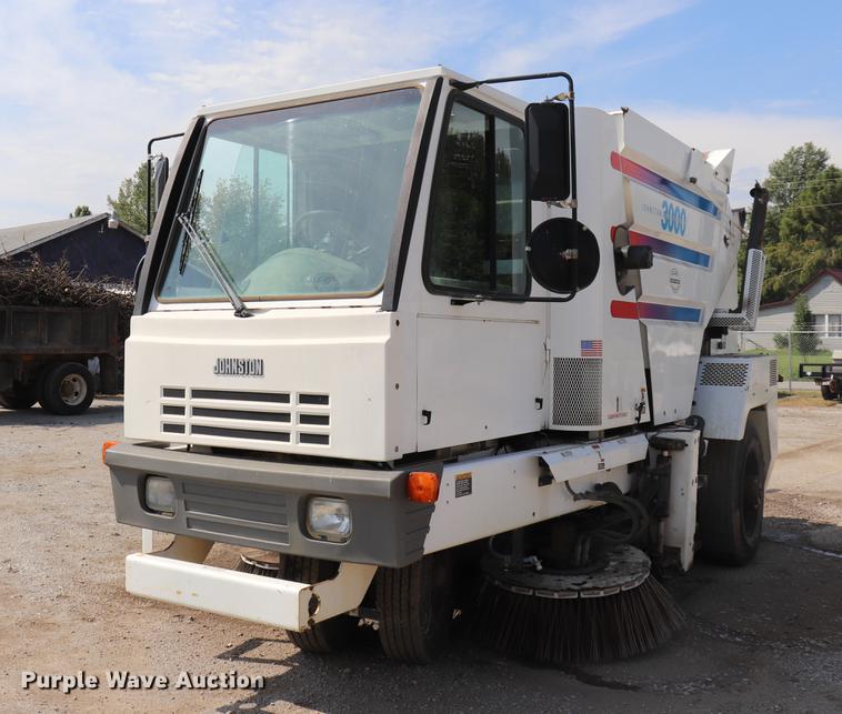 image for item ED9515 2002 Johnston 3000 street sweeper