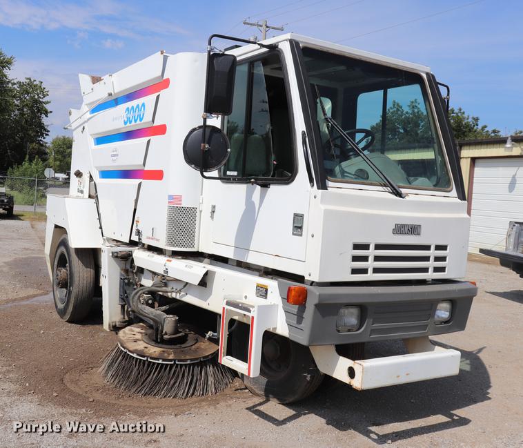 image for item ED9515 2002 Johnston 3000 street sweeper