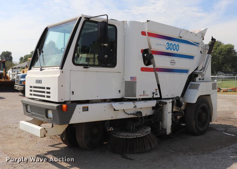 image for item ED9515 2002 Johnston 3000 street sweeper
