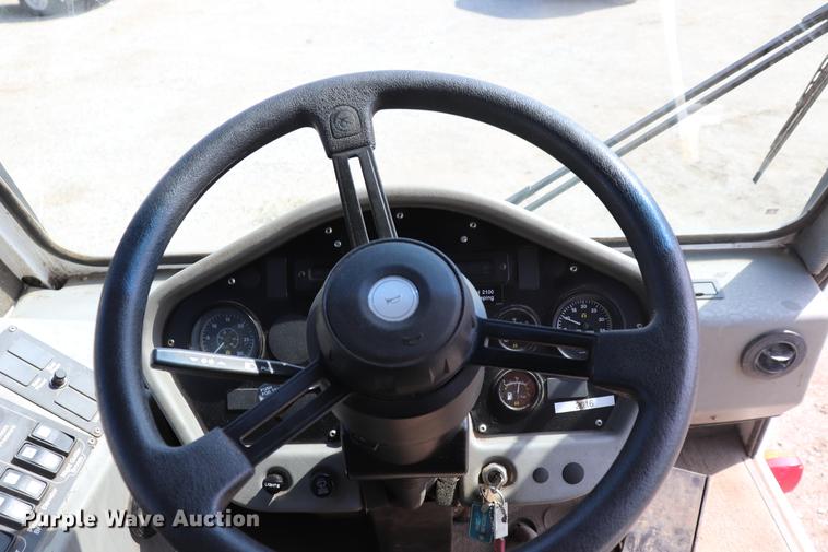 image for item ED9515 2002 Johnston 3000 street sweeper