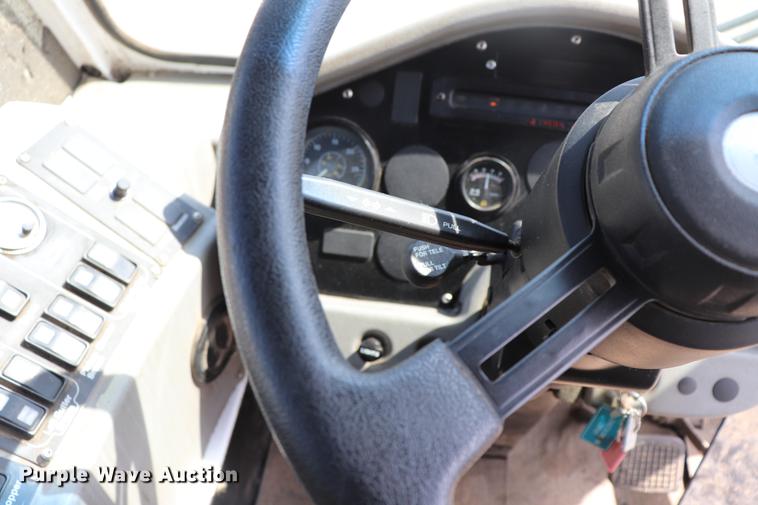 image for item ED9515 2002 Johnston 3000 street sweeper