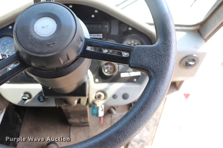 image for item ED9515 2002 Johnston 3000 street sweeper