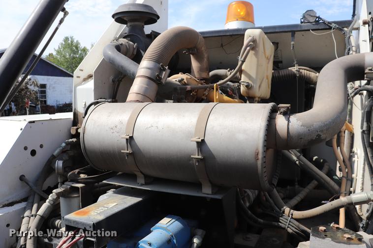 image for item ED9515 2002 Johnston 3000 street sweeper