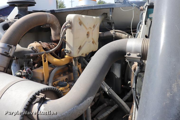 image for item ED9515 2002 Johnston 3000 street sweeper