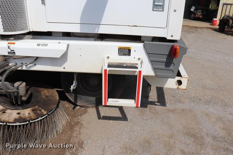 image for item ED9515 2002 Johnston 3000 street sweeper