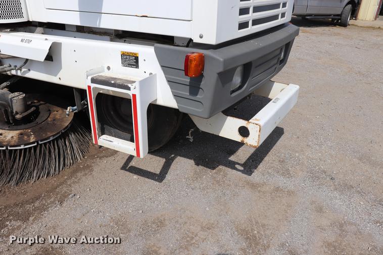 image for item ED9515 2002 Johnston 3000 street sweeper