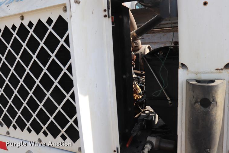 image for item ED9515 2002 Johnston 3000 street sweeper