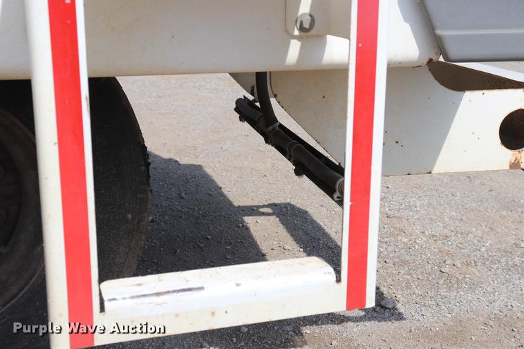 image for item ED9515 2002 Johnston 3000 street sweeper