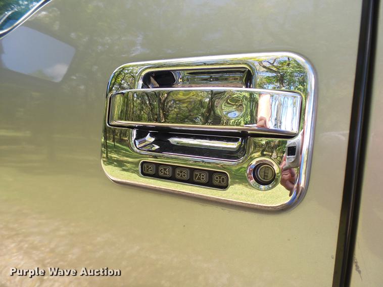 image for item K1772 2005 Ford F150 FX4 SuperCrew pickup truck