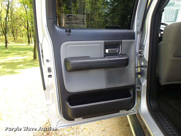 image for item K1772 2005 Ford F150 FX4 SuperCrew pickup truck