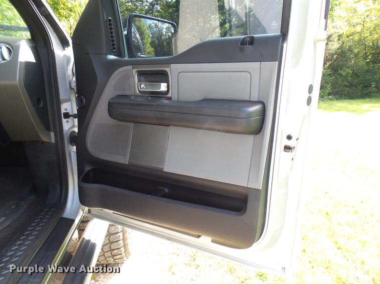 image for item K1772 2005 Ford F150 FX4 SuperCrew pickup truck