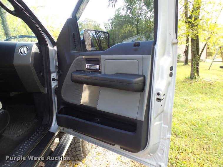 image for item K1772 2005 Ford F150 FX4 SuperCrew pickup truck