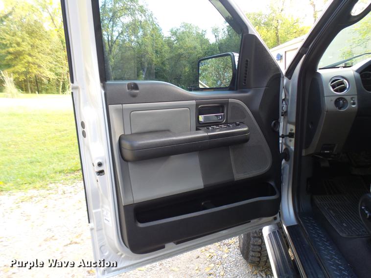 image for item K1772 2005 Ford F150 FX4 SuperCrew pickup truck