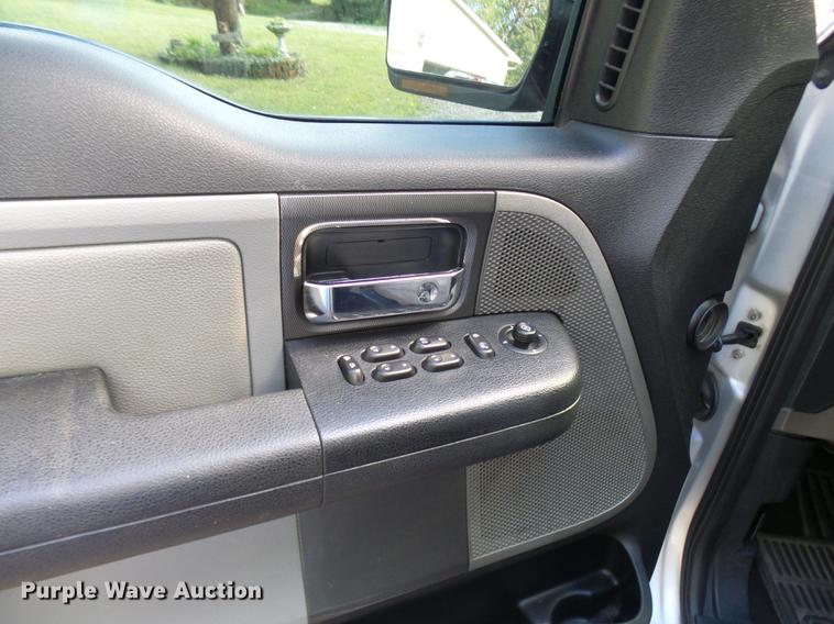 image for item K1772 2005 Ford F150 FX4 SuperCrew pickup truck