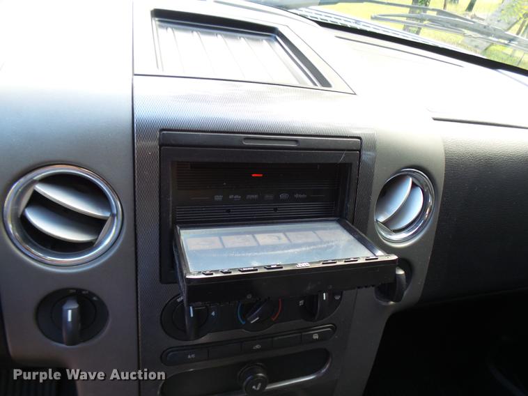 image for item K1772 2005 Ford F150 FX4 SuperCrew pickup truck