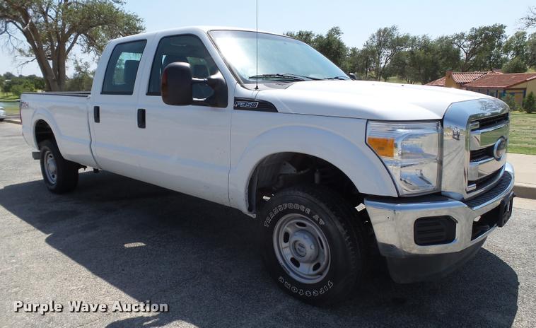 image for item L1503 2011 Ford F350 Super Duty Crew Cab pickup truck