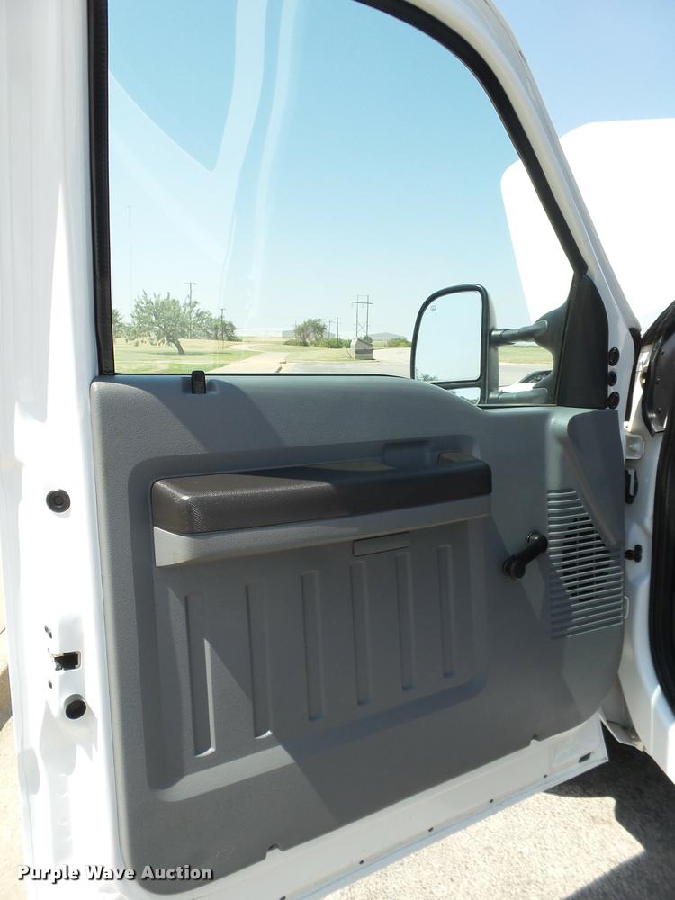 image for item L1503 2011 Ford F350 Super Duty Crew Cab pickup truck