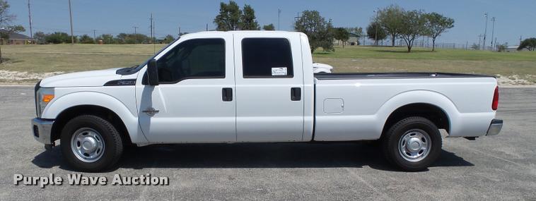 image for item L1504 2011 Ford F350 Super Duty Crew Cab pickup truck