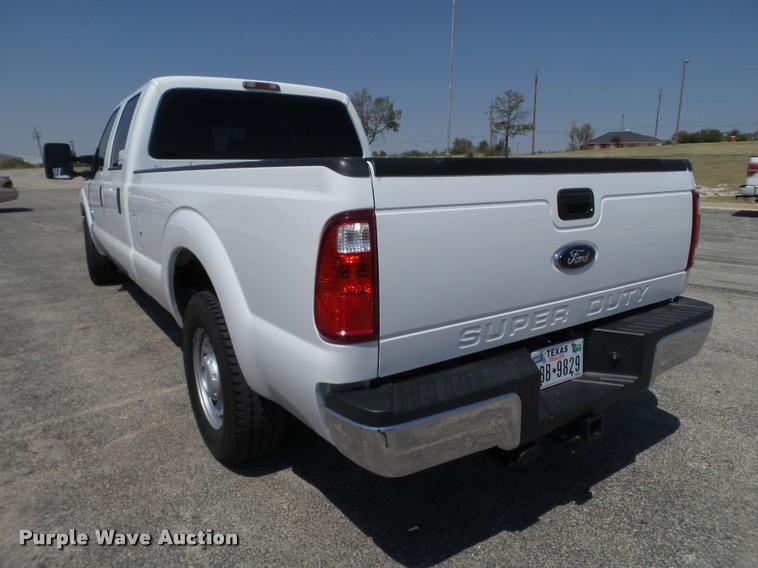 image for item L1504 2011 Ford F350 Super Duty Crew Cab pickup truck