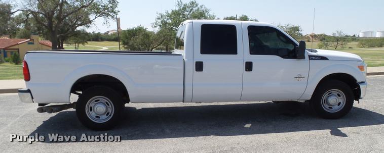image for item L1504 2011 Ford F350 Super Duty Crew Cab pickup truck