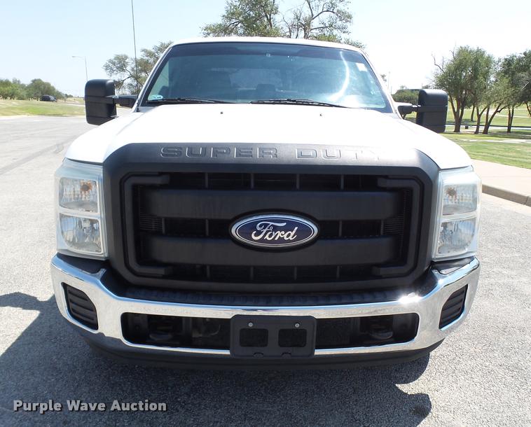 image for item L1504 2011 Ford F350 Super Duty Crew Cab pickup truck