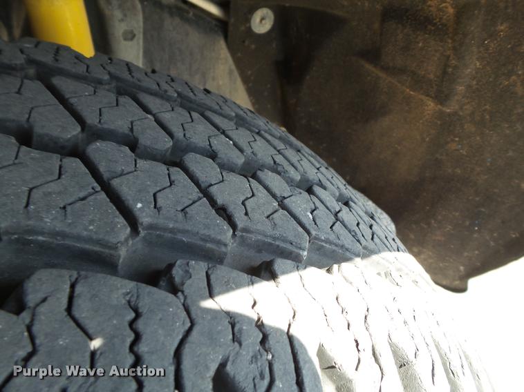 image for item L1504 2011 Ford F350 Super Duty Crew Cab pickup truck