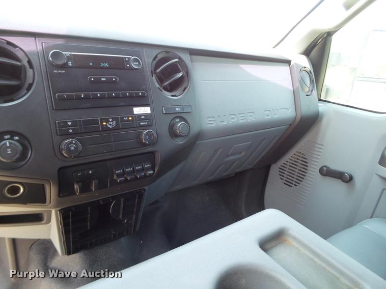 image for item L1504 2011 Ford F350 Super Duty Crew Cab pickup truck