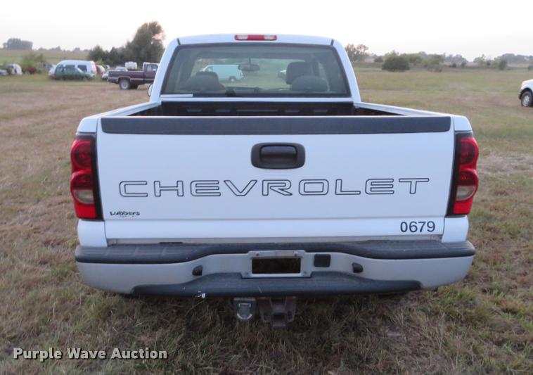 image for item L2259 2005 Chevrolet Silverado 1500 Ext. Cab pickup truck