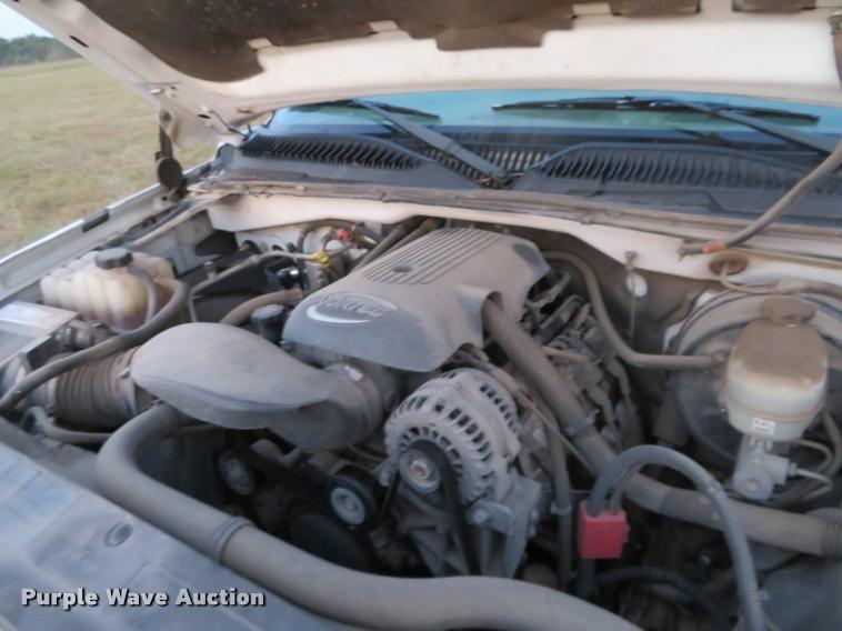 image for item L2259 2005 Chevrolet Silverado 1500 Ext. Cab pickup truck